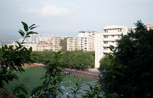綦江縣古南鎮(zhèn)登瀛學(xué)?！赋踔胁俊?></a></div>
            <dl>
              <dt><a href=