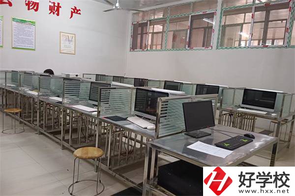 懷化成碩職業(yè)學(xué)校的地址在哪？有什么辦學(xué)特色？