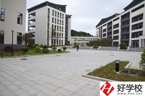 新晃侗族自治縣職業(yè)中等專業(yè)學(xué)校好不好？