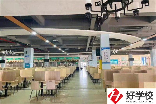 長(zhǎng)沙經(jīng)貿(mào)職業(yè)中專有哪些招生專業(yè)？有哪些辦學(xué)優(yōu)勢(shì)？