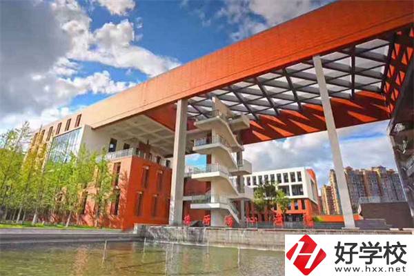湖南工貿(mào)技師學院辦學條件怎么樣？設施設備好不好？