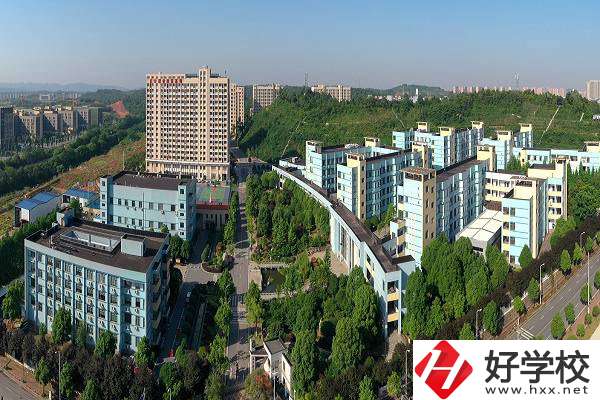 長(zhǎng)沙財(cái)經(jīng)學(xué)校的地址在哪？來(lái)校路線怎么走？