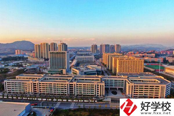 長沙學(xué)外語讀什么職校好？有什么辦學(xué)優(yōu)勢？