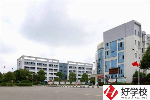 長(zhǎng)沙有幾所省重點(diǎn)技?？梢赃x擇？辦學(xué)條件好嗎？