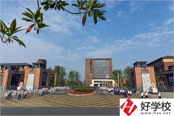 常德公辦職校學(xué)費(fèi)一般是多少？
