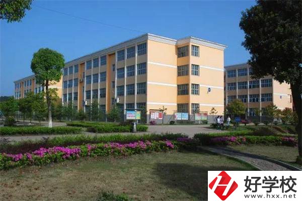 岳陽平江共有幾所中專？學(xué)校辦學(xué)有特色嗎？