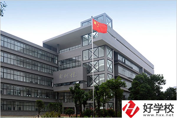 湘潭鋼鐵集團(tuán)職業(yè)中專學(xué)校有哪些辦學(xué)優(yōu)勢？