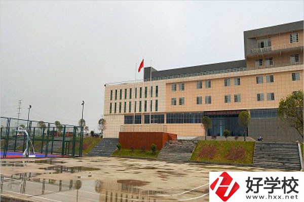 婁底市環(huán)宇中等職業(yè)技術(shù)學(xué)校有哪些辦學(xué)特色？