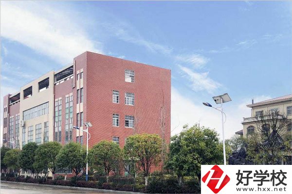 永州方政職業(yè)技術(shù)學(xué)校是公辦還是民辦？學(xué)校怎么樣？