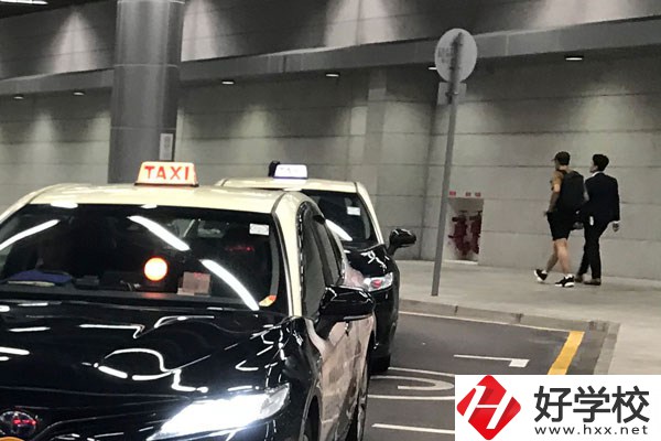 初中畢業(yè)讀婁底工貿(mào)職業(yè)中專，可以學(xué)什么專業(yè)？