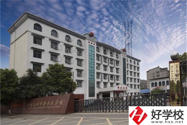 益陽有哪些計(jì)算機(jī)職校？專業(yè)就業(yè)前景怎么樣？