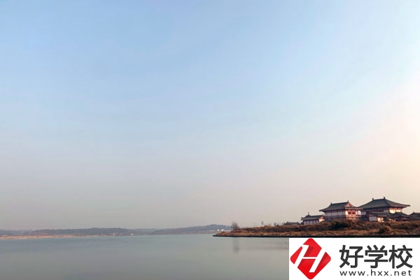 張家界汽修技校實(shí)力如何？學(xué)校生活環(huán)境怎么樣？