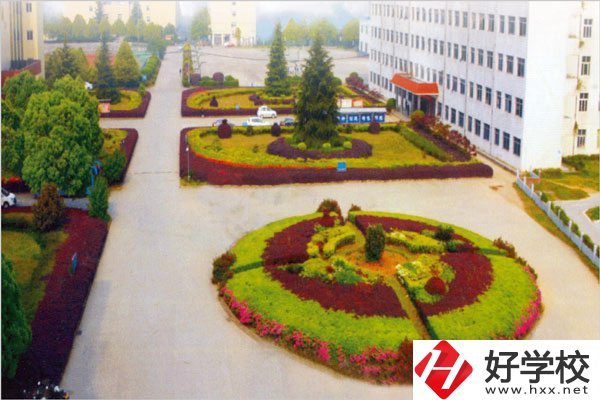 懷化職業(yè)技術(shù)學(xué)院怎么樣？有中職部嗎？