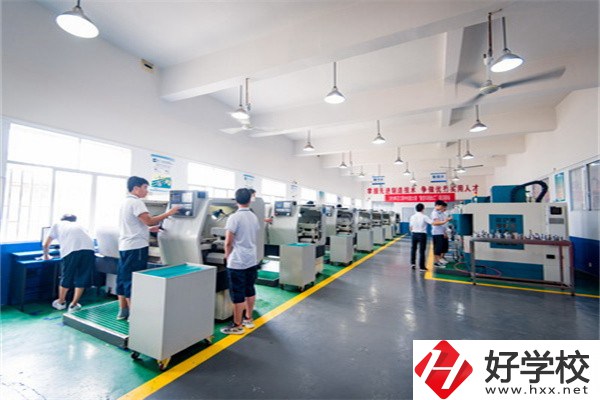 懷化的公辦職高有哪些？可以免學費嗎？