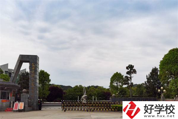 懷化分?jǐn)?shù)低可以讀的公辦中專有哪些？專業(yè)好就業(yè)嗎？