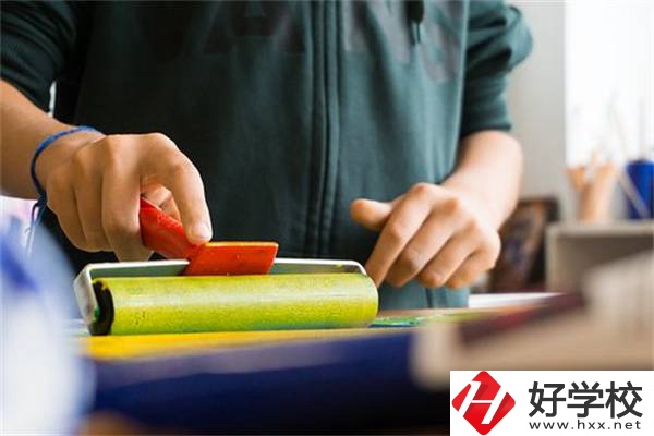 在湖南考不上高中又想繼續(xù)讀書怎么辦？有學校推薦嗎？