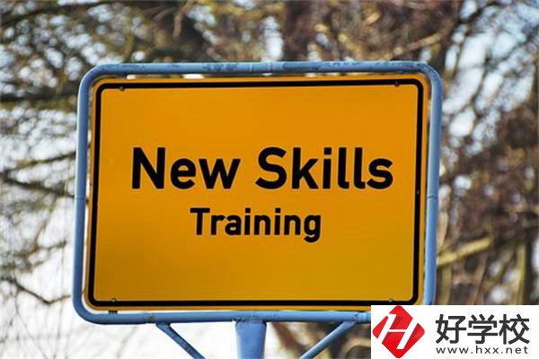 家長(zhǎng)在湖南選中職時(shí)要看哪幾點(diǎn)？有什么學(xué)校推薦？