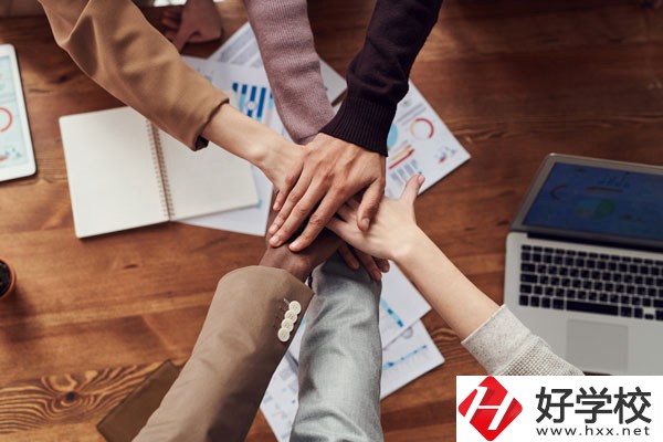 在長沙讀技校學(xué)數(shù)控技術(shù)專業(yè)，就業(yè)前景怎么樣?