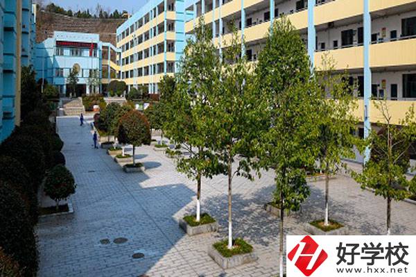 在長(zhǎng)沙財(cái)經(jīng)學(xué)校學(xué)會(huì)計(jì)事務(wù)專業(yè)怎么樣？