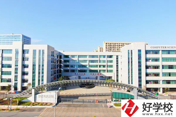 在湖南學(xué)外語可以讀什么職校？最新招生要求是什么？