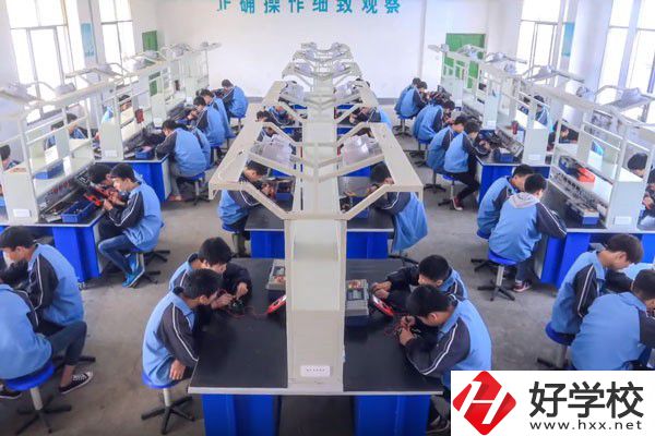 長沙學服裝設計可以去哪些中職？專業(yè)好就業(yè)嗎？