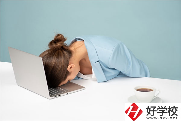 畢業(yè)后在長沙讀中專學校，該如何選擇專業(yè)呢？