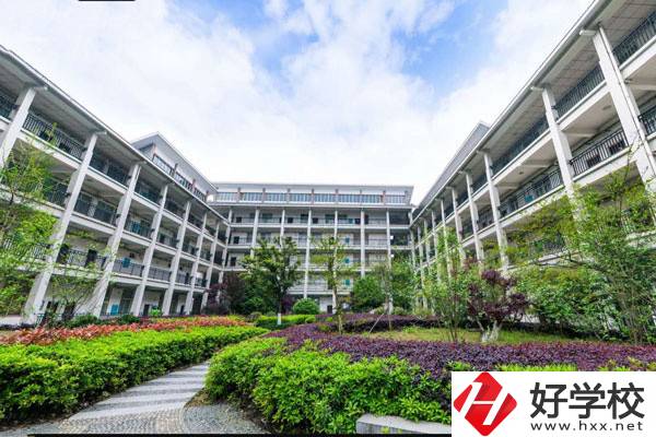 湘西有學(xué)習(xí)中西面點(diǎn)的學(xué)校嗎？專業(yè)好就業(yè)嗎？
