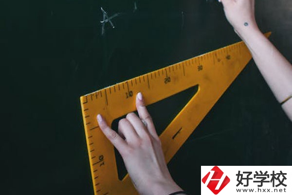 郴州市第一職業(yè)中專的學(xué)費(fèi)多少錢？值得讀嗎？