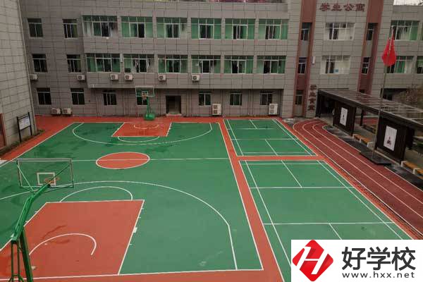 長沙康明職業(yè)中專學(xué)校環(huán)境怎么樣？有哪些專業(yè)？