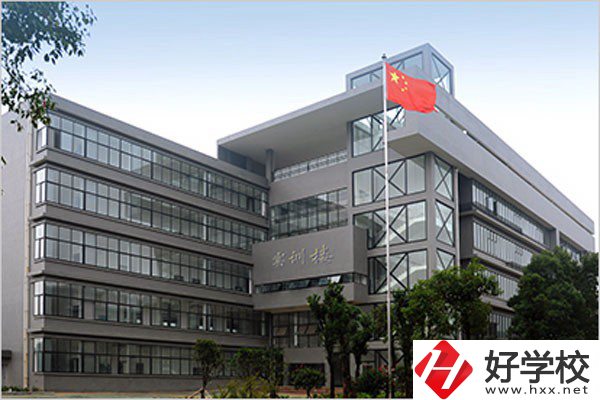 在湘潭，有哪些技校是公辦的？