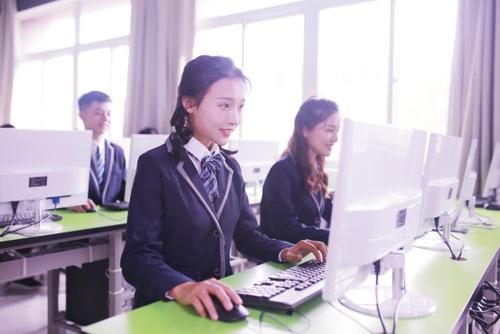 女生適不適合學計算機專業(yè)?