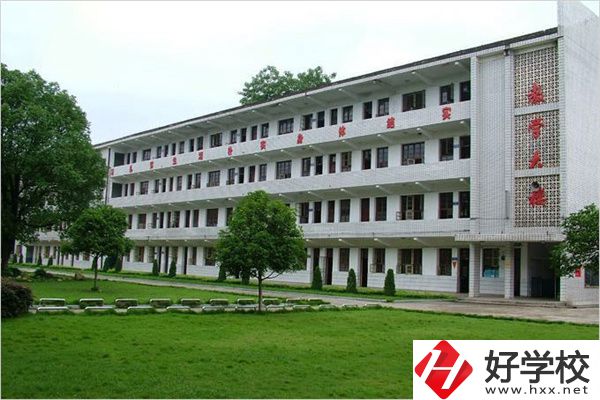長沙開福區(qū)共有幾所中職學校？有沒有公辦的？