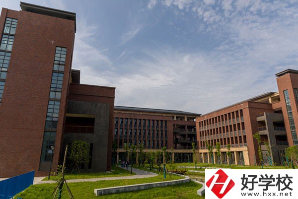 常德有哪些外語中職學(xué)校？開設(shè)有什么專業(yè)？