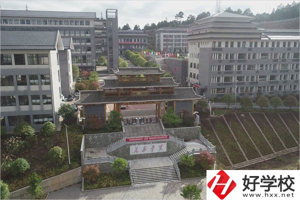 通道侗族自治縣職業(yè)技術學校有哪些辦學條件？