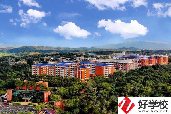 長沙有哪些民辦衛(wèi)?？梢赃x擇？收費(fèi)貴嗎？