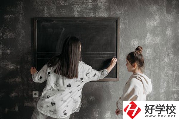 湖南省商業(yè)職業(yè)中等專業(yè)學(xué)校怎么樣？宿舍怎么樣？