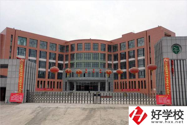 湘西花垣縣有中專學(xué)校嗎？學(xué)校怎么樣？