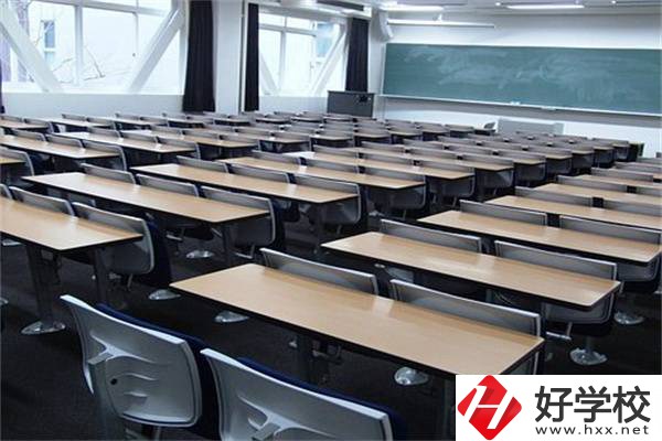 在湖南就讀普通高中和職業(yè)高中有什么區(qū)別？職高怎么樣？