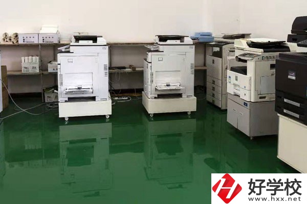 新化縣楚怡工業(yè)學(xué)校怎么樣，辦學(xué)條件好嗎？