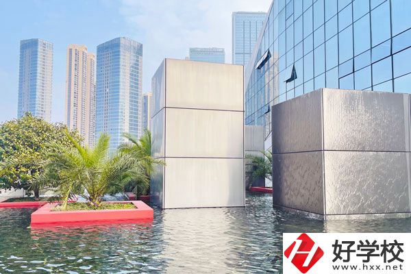 初中畢業(yè)想在邵陽讀中專，有什么好學(xué)校？