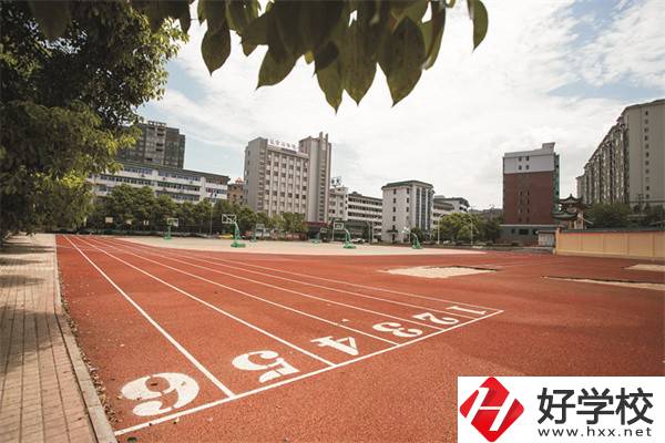 衡陽市信息網(wǎng)絡工程學校是公辦還是民辦？學費是多少？