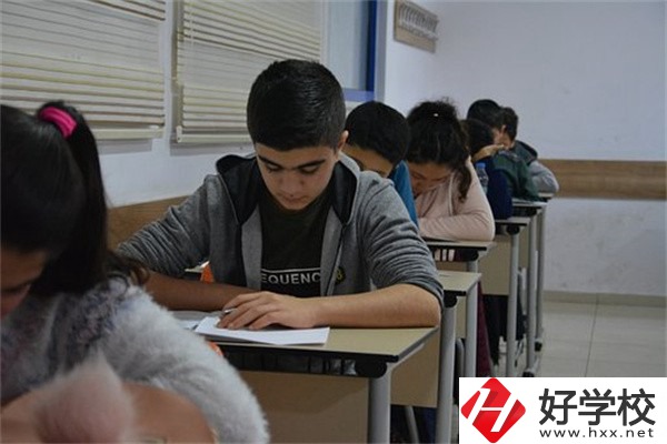 在湖南就讀中專限制戶籍嗎？上中專好不好？