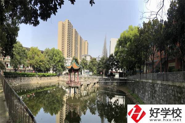 邵陽工業(yè)學校的地址在哪里？有哪些乘車路線？