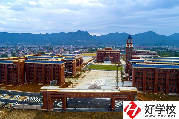 湘北職業(yè)中專學校是公辦的還是民辦的？在哪里？