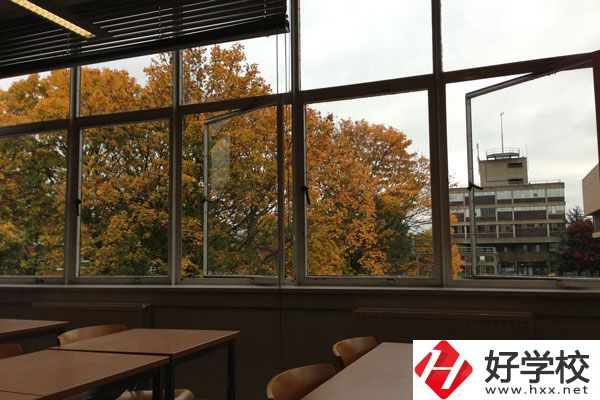 郴州文藝職業(yè)中等專業(yè)學(xué)校辦學(xué)特色是什么？