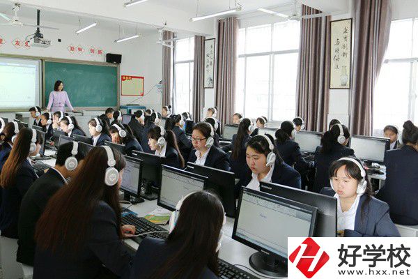 在張家界讀技?？梢钥即髮W(xué)嗎？有哪些技校推薦？