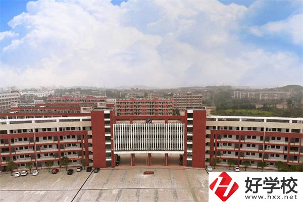 藍(lán)山縣職業(yè)中等專業(yè)學(xué)校是公辦學(xué)校嗎？有什么專業(yè)？