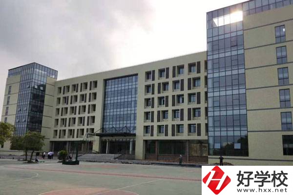 湖南省永州市工業(yè)貿(mào)易中等專業(yè)學(xué)校的辦學(xué)實力怎么樣？