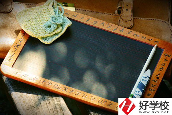 長沙益立中等職業(yè)學校是公辦還是民辦？辦學條件怎么樣？