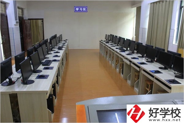 通道縣職業(yè)中等專業(yè)學(xué)校在哪？學(xué)費(fèi)需要多少？